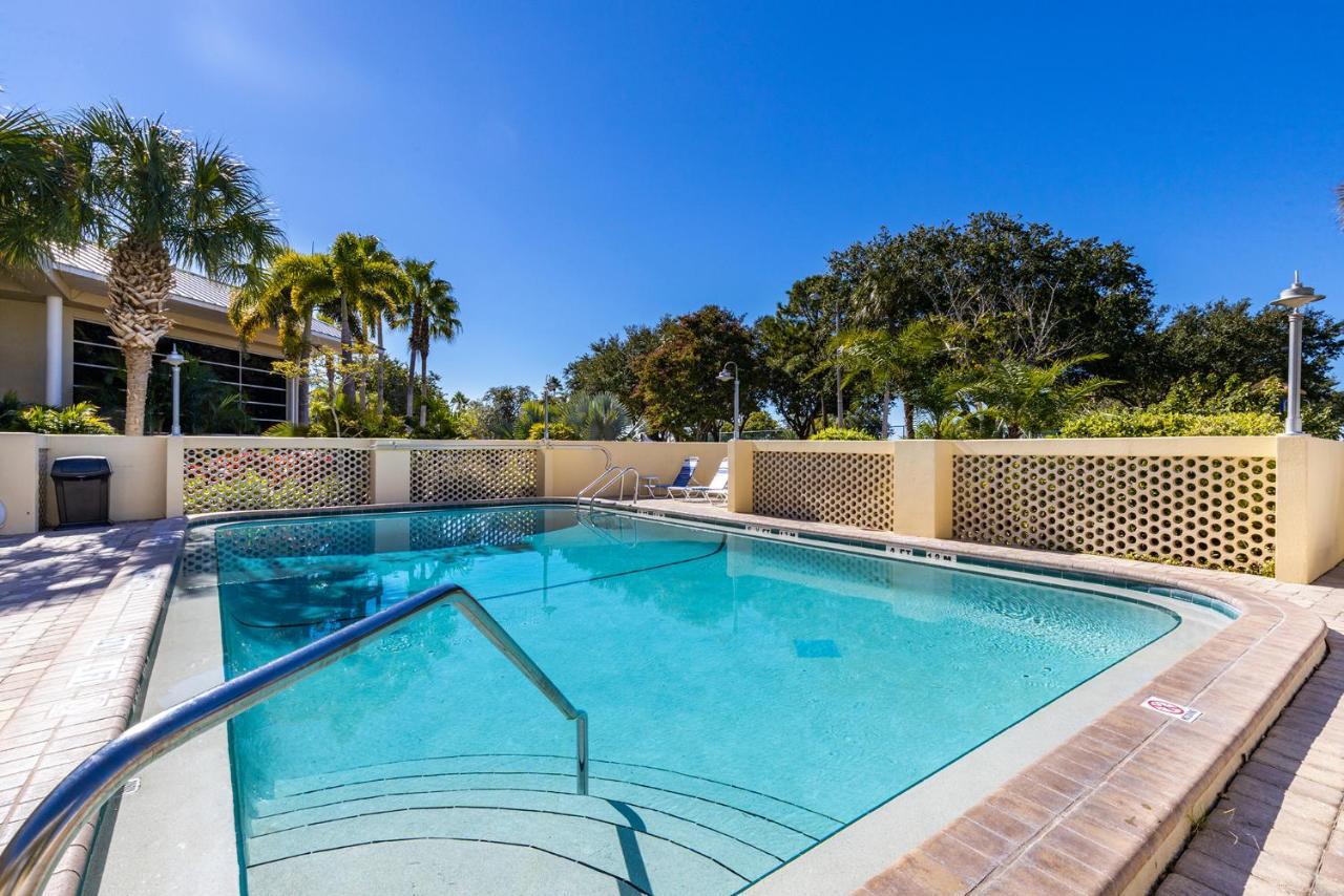 Come Stay Where The Dolphins Play! Ruskin Exterior photo