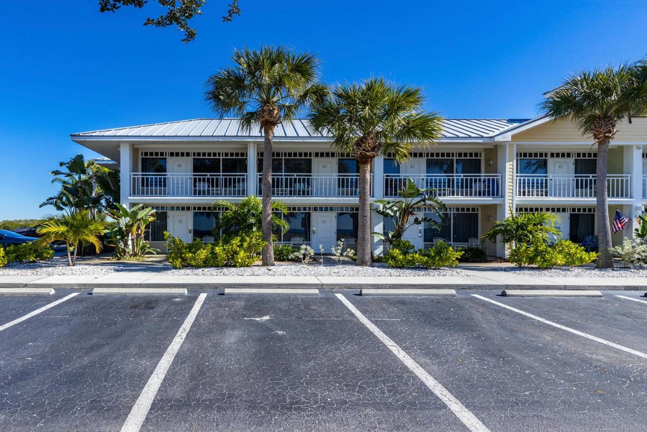 Come Stay Where The Dolphins Play! Ruskin Exterior photo